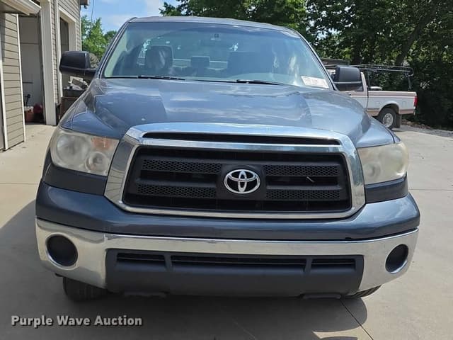 Image of Toyota Tundra equipment image 1