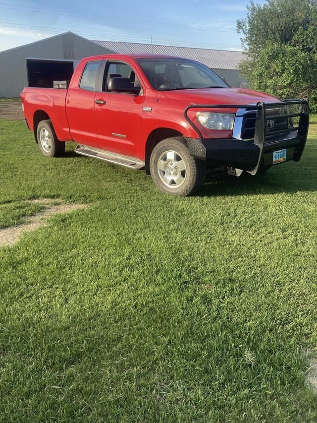 Image of Toyota Tundra equipment image 1