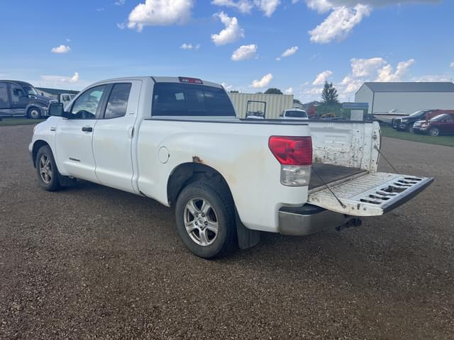 Image of Toyota Tundra SR5 equipment image 2