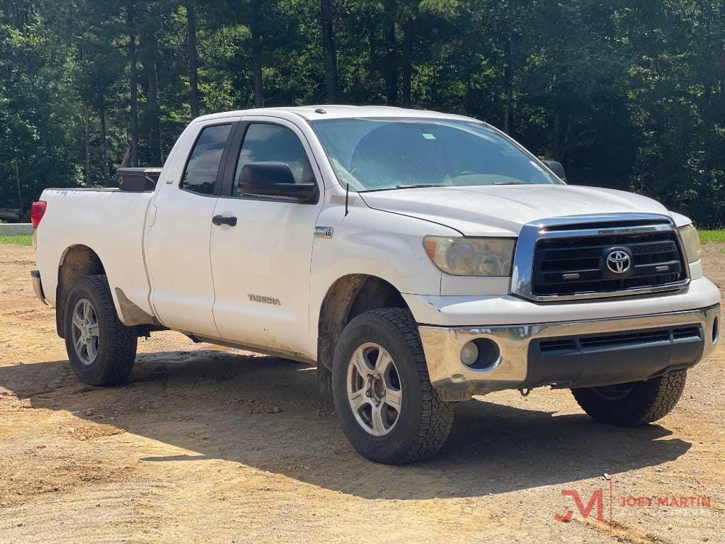 2010 Toyota Tundra SR5 Equipment Image0