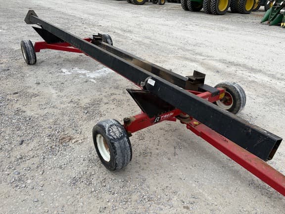 Image of E-Z Trail 672 equipment image 1