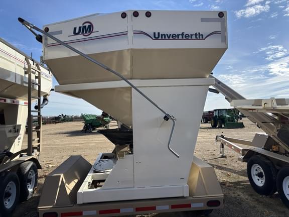 Image of Unverferth Seed Runner 2750 equipment image 2