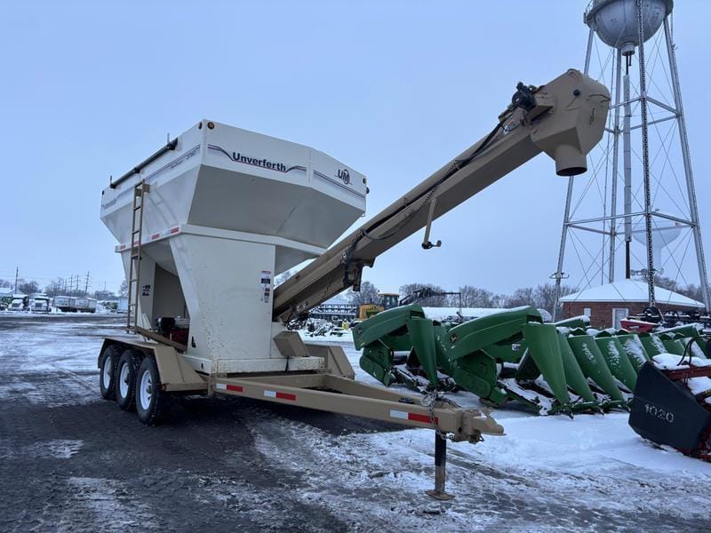 2010 Unverferth 3750 Equipment Image0