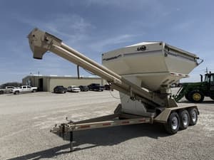 2010 Unverferth 3750 Image