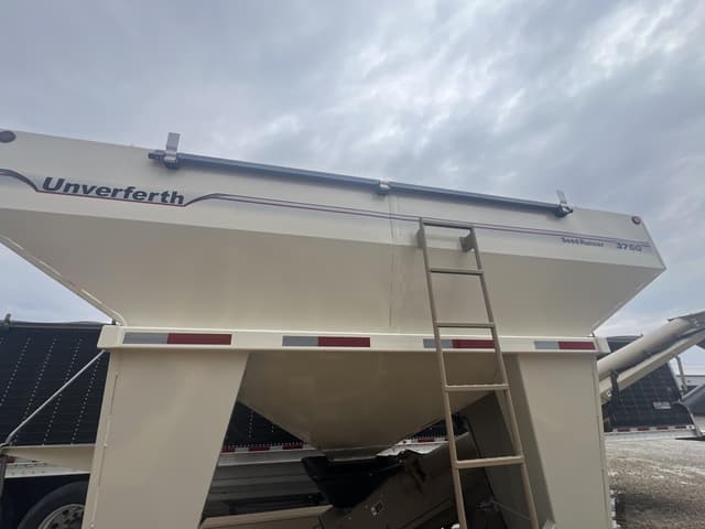 Image of Unverferth 3750 equipment image 2