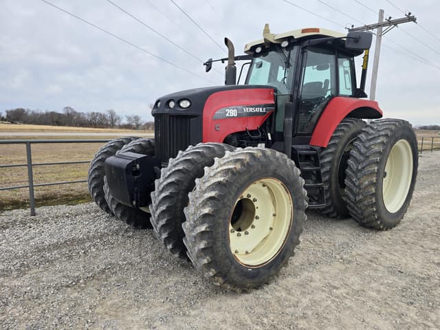 Image of Versatile 280 equipment image 1