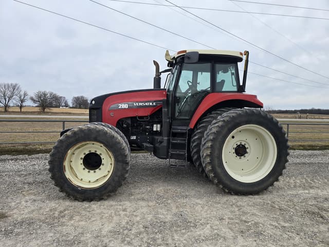 Image of Versatile 280 equipment image 4