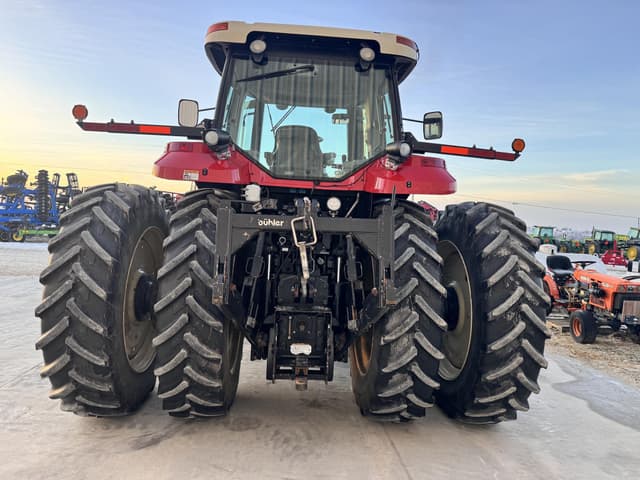 Image of Versatile 305 equipment image 3