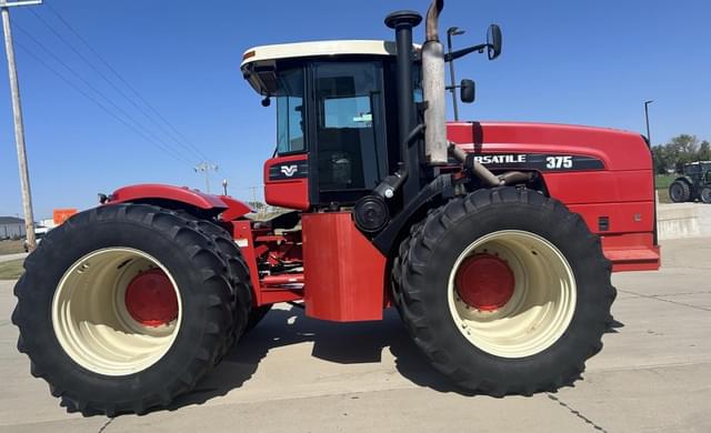 Image of Versatile 375 equipment image 1