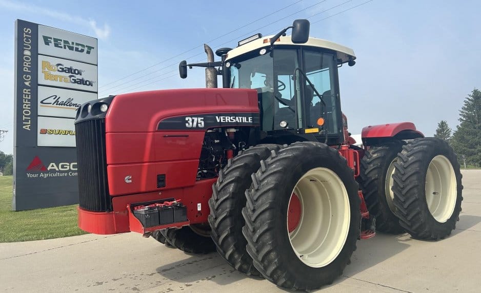 2010 Versatile 375 Equipment Image0