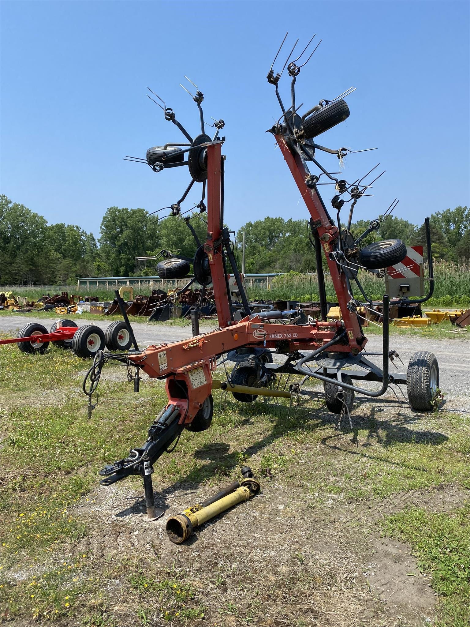 2010 Vicon Fanex 763 CD Equipment Image0