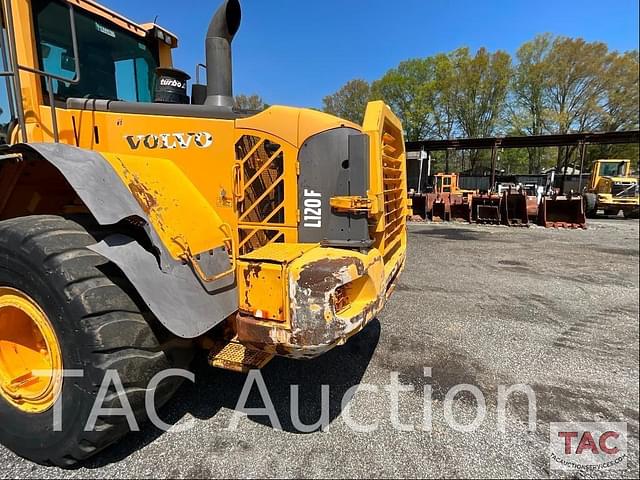 Image of Volvo L120F equipment image 4