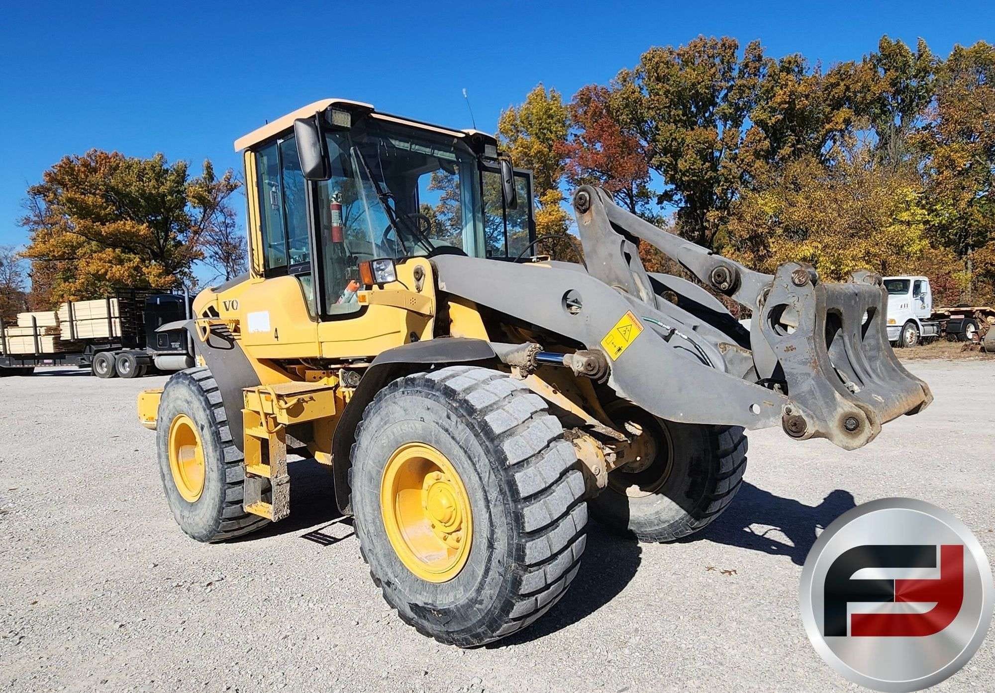 2010 Volvo L60F Equipment Image0