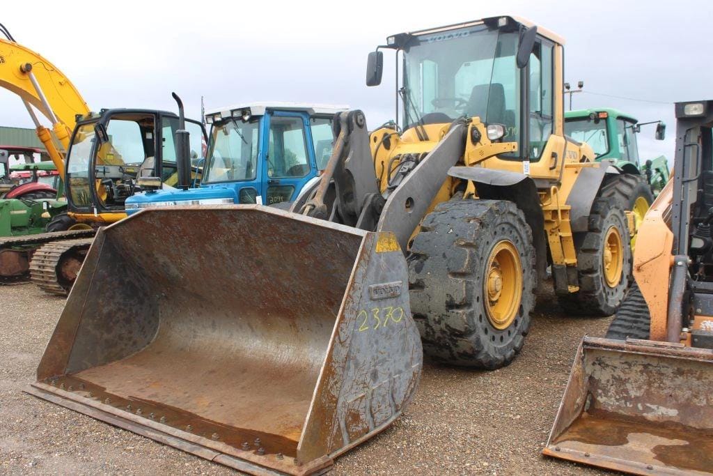 2010 Volvo L70F Equipment Image0
