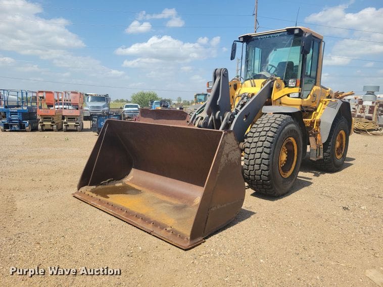 2010 Volvo L90F Equipment Image0