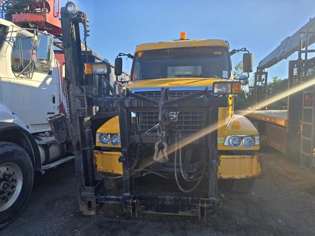 Image of Volvo VHD equipment image 1