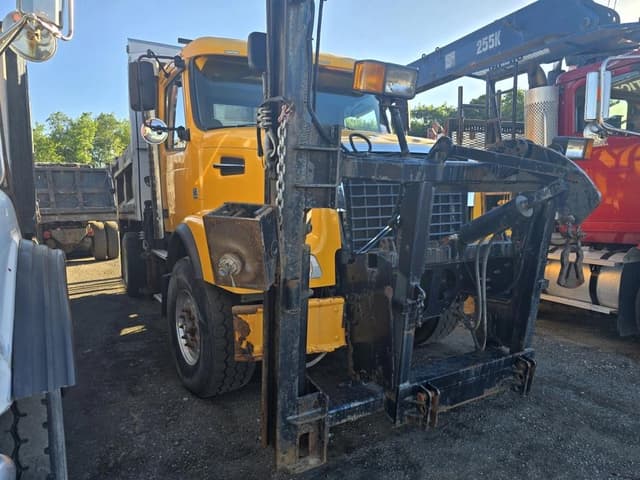 Image of Volvo VHD equipment image 2