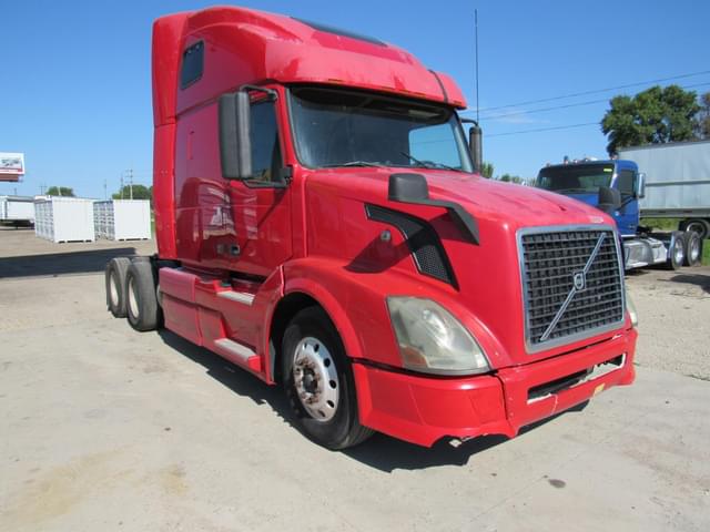 Image of Volvo VNL64T670 equipment image 1