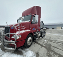 2010 Volvo VNM64T200 Image