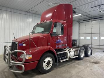 Main image Volvo VNM64T200