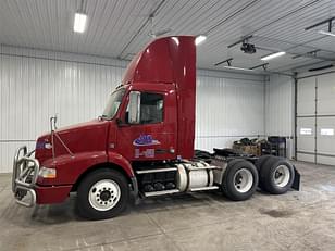 Main image Volvo VNM64T200 1