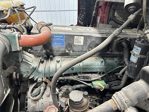 Main image Volvo VNM64T200 33