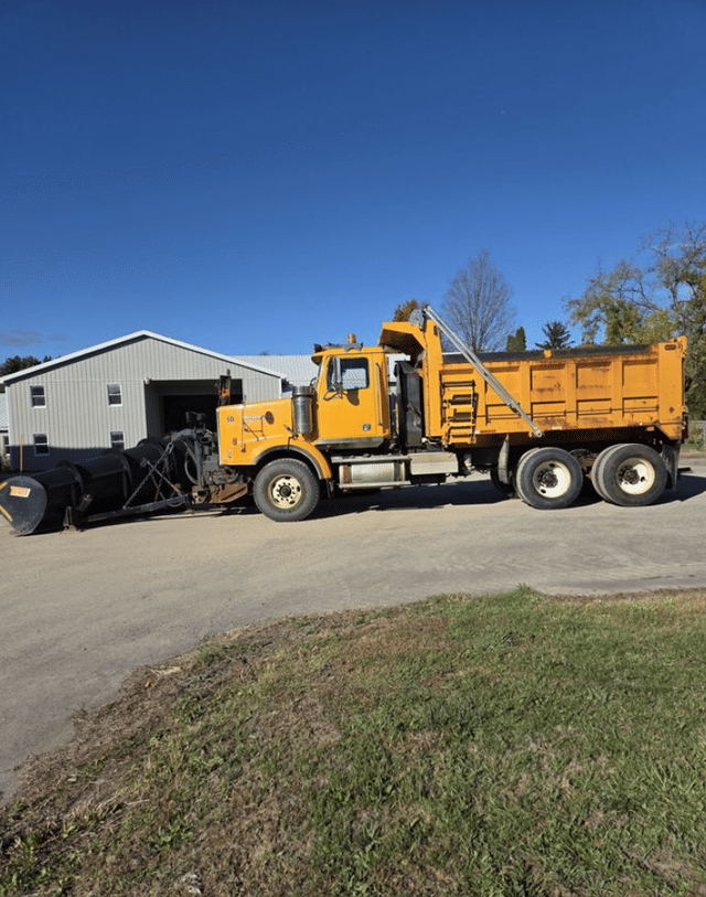Image of Western Star 4900 SA equipment image 1