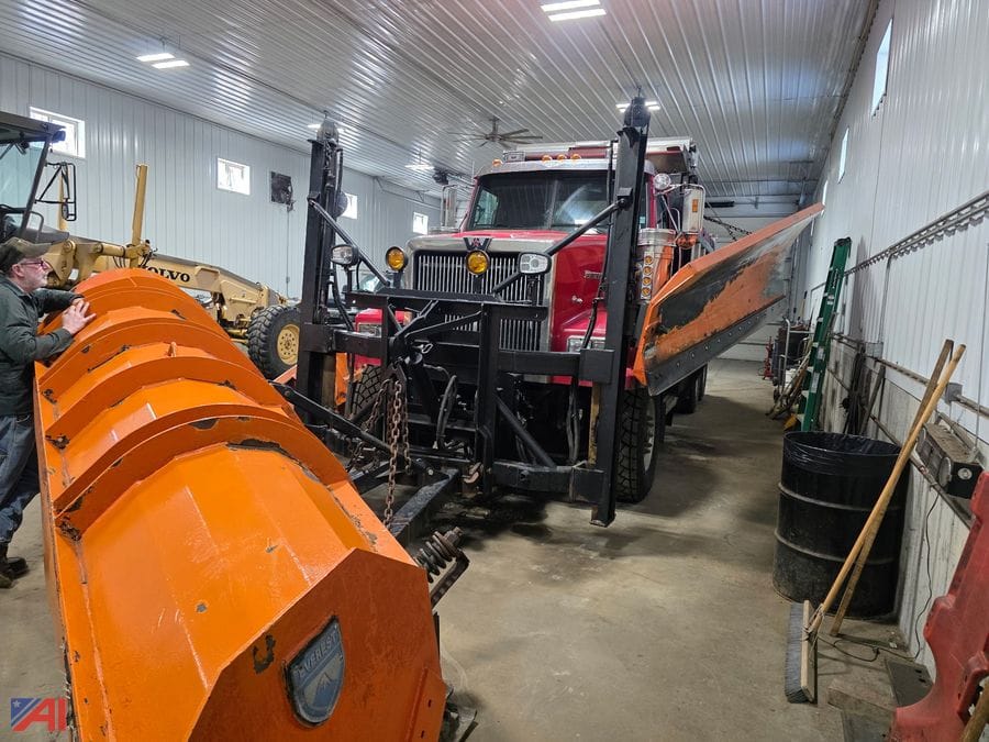 2010 Western Star 4900 SF Equipment Image0