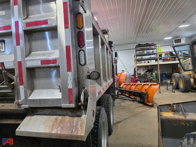 Image of Western Star 4900 SF equipment image 3