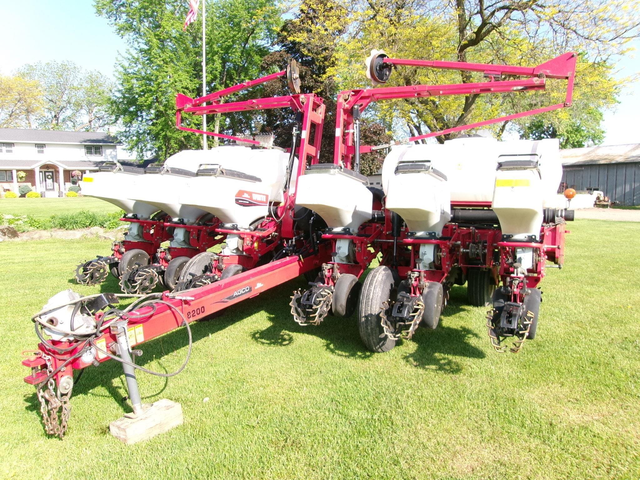 Main image White 8222