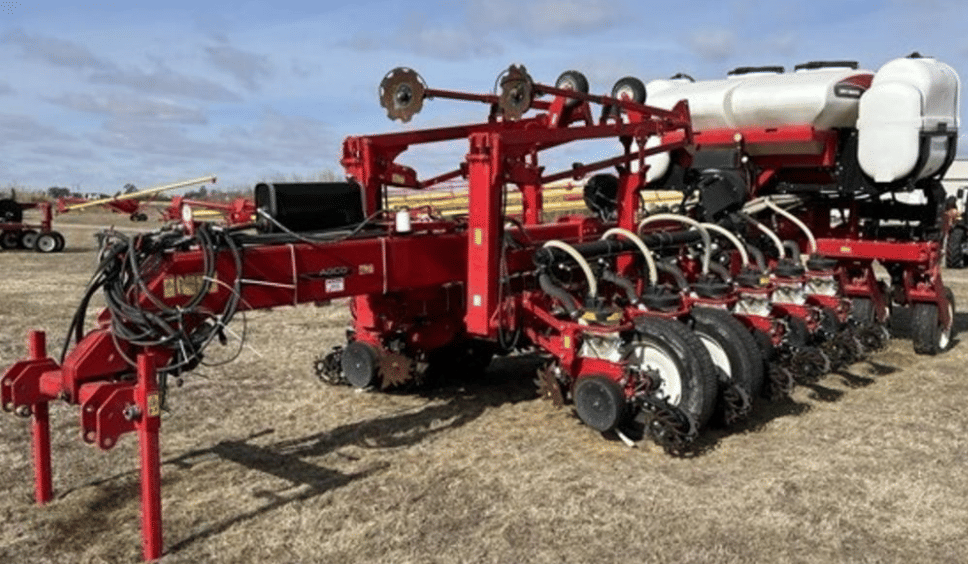 White 8816 Equipment Image0