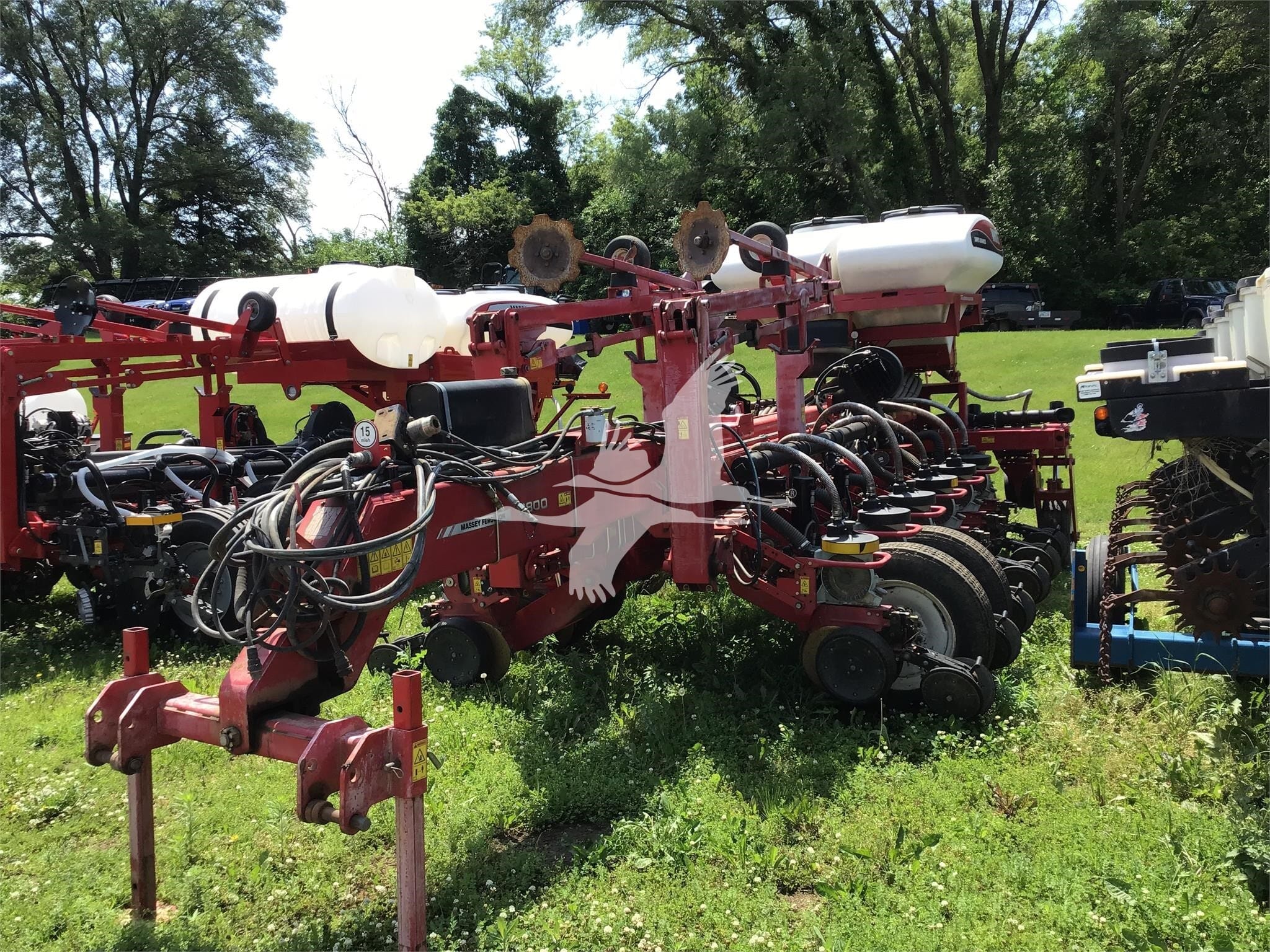 2010 White 8816 Equipment Image0