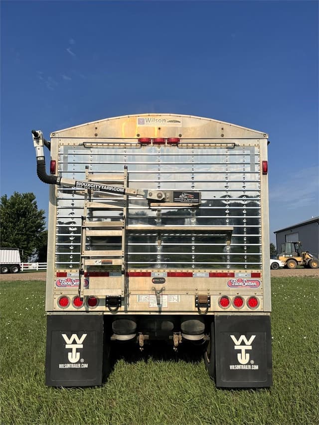 Image of Wilson Grain Trailer equipment image 1