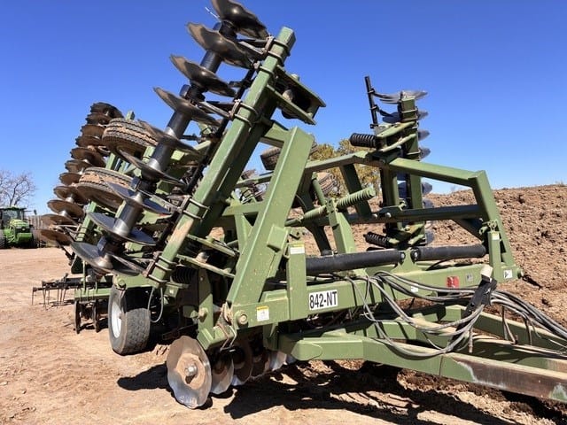 Wishek 842NT Equipment Image0