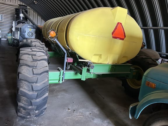 2010 Yetter 1600 Equipment Image0