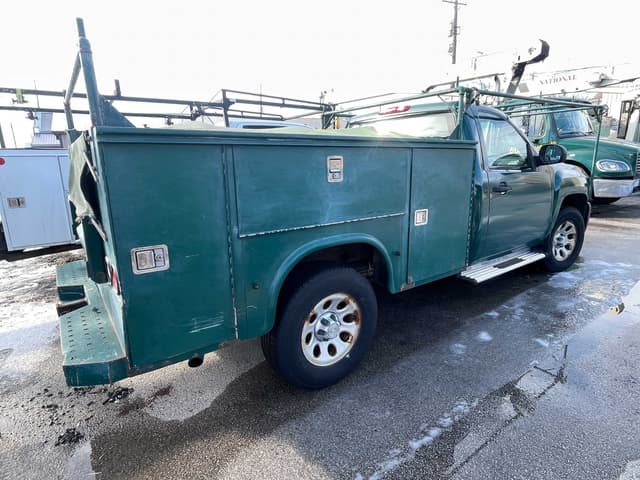 Image of Chevrolet Silverado equipment image 4