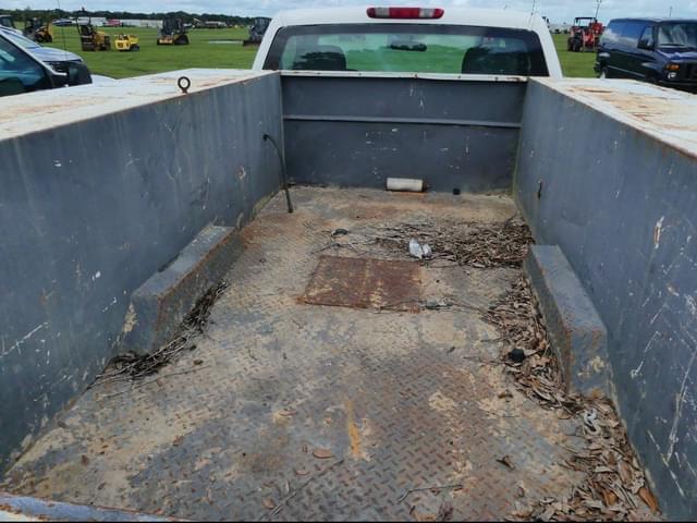 Image of Chevrolet 2500HD equipment image 3