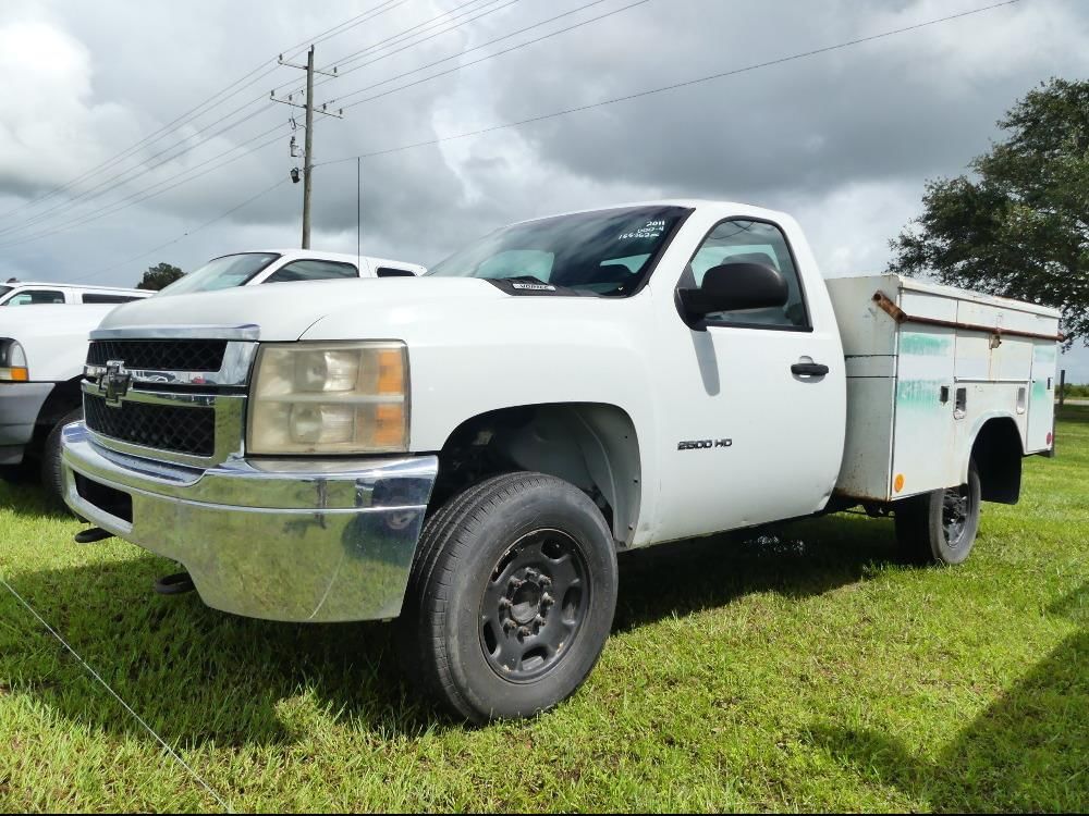2011 Chevrolet 2500HD Equipment Image0
