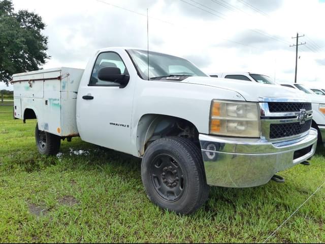 Image of Chevrolet 2500HD equipment image 1