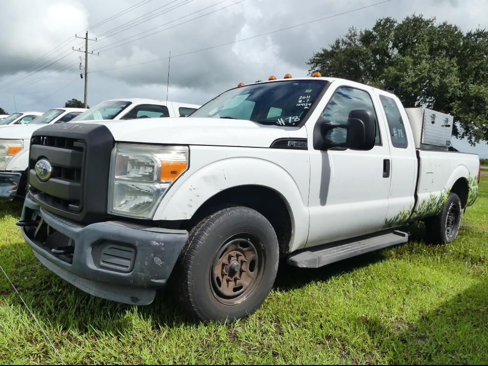 2011 Ford F-350 Equipment Image0