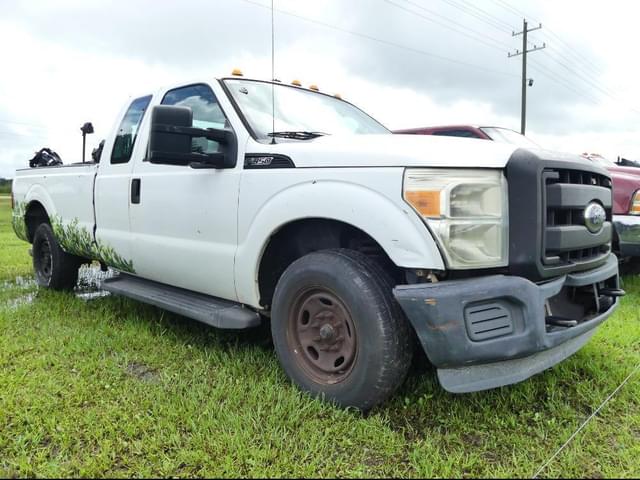 Image of Ford F-350 equipment image 1
