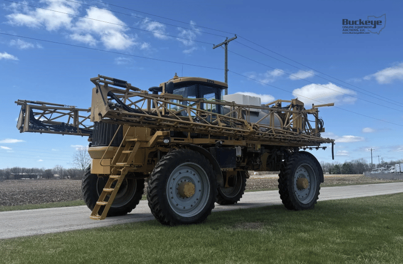 2011 Ag-Chem RoGator 1194 Equipment Image0