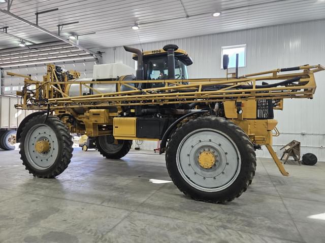 Image of Ag-Chem RoGator 1194 equipment image 1