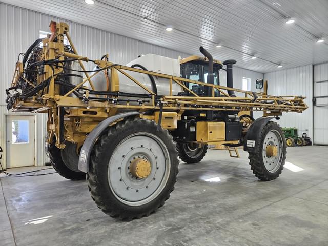 Image of Ag-Chem RoGator 1194 equipment image 3