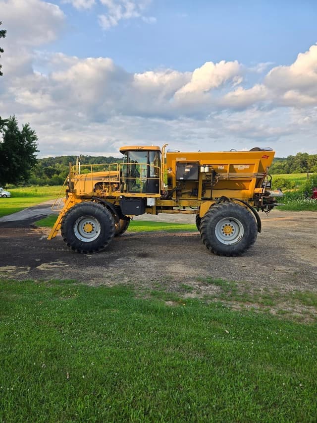 Image of Ag-Chem RoGator 1386 equipment image 1
