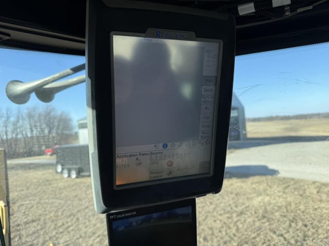 Image of Ag-Chem RoGator 994 equipment image 3