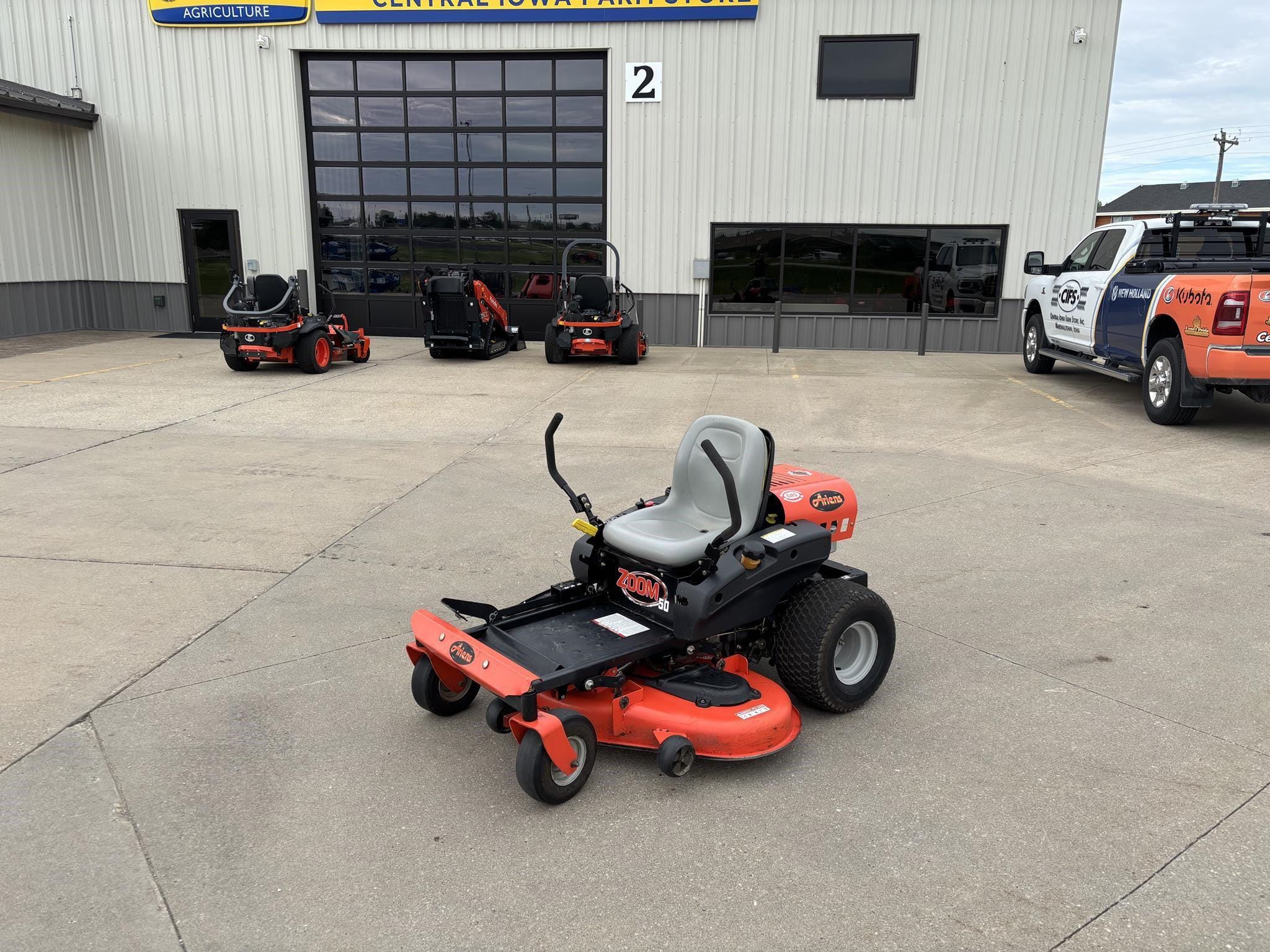 2011 Ariens Zoom 50 Equipment Image0
