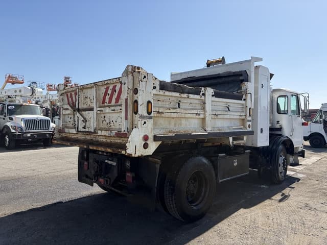 Image of Autocar Xpeditor equipment image 2