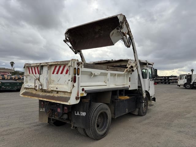 Image of Autocar Xpeditor equipment image 2