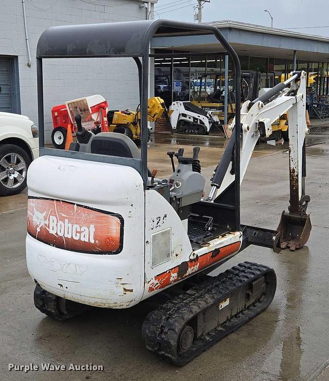 Image of Bobcat 324 equipment image 4
